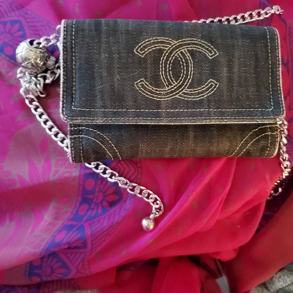 AUTHENTIC CHANEL BLUE Denim WALLET..CHAIN FOR WOC